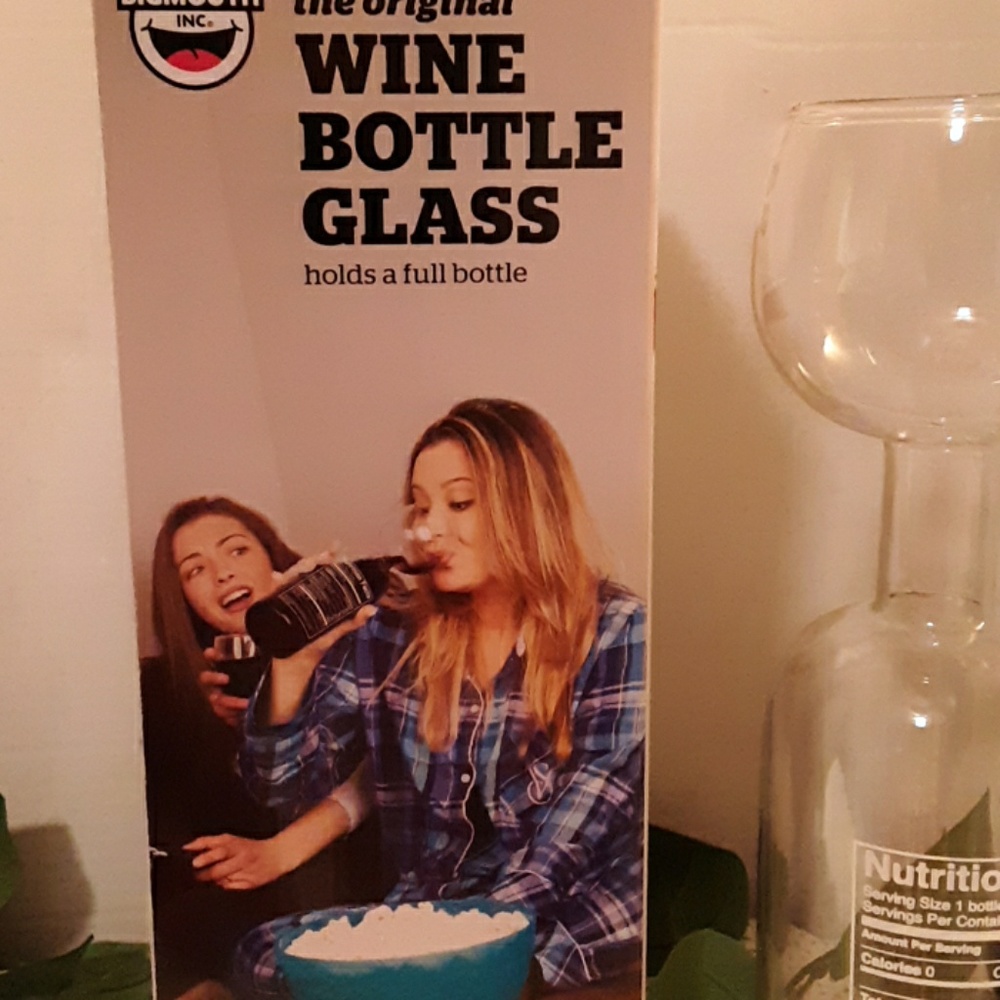 NIB Wine Bottle Glass - Picture 2 of 4